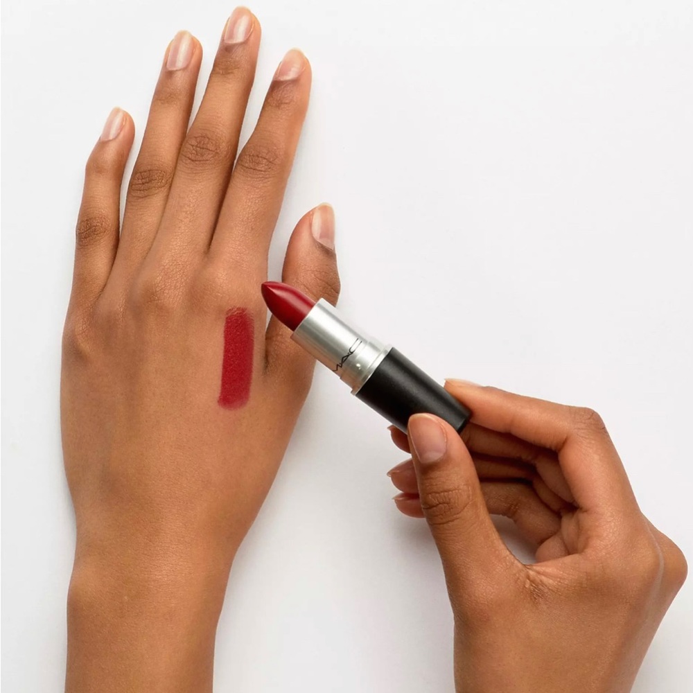 M.A.C Matte Lipstick, 612 Russian Red - Picture 2 of 5